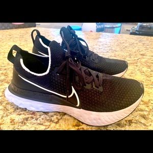 Women’s Nike Infinity React